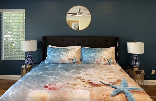 Santa Susana House | Pacific Dreams Simi Valley is a Distinguished 5 BR 2.5 BA that sleeps 8-10.