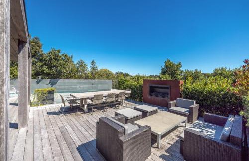 Surfdale House | Pacific Escape, Oneroa - Be My Guest Waiheke