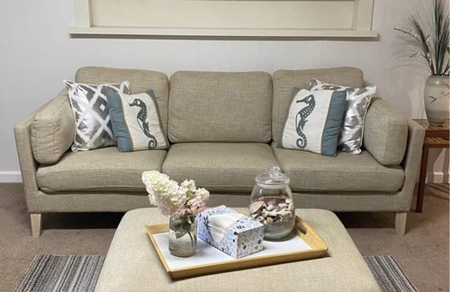Aberdeen House | Pacific NW Getaway private basement complete and private entry.