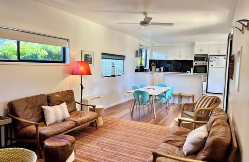 Torquay House | Pacific Paradise: 3 BR, 1.5 BA House in Torquay, Sleeps 9