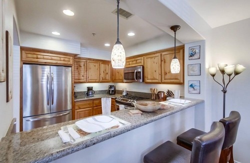 Crown Point Condo | Pacific Paradise