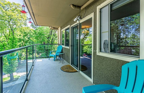 North End Condo | Pacific View Best Area 2 Bathrooms WD Jacuzzi Bath
