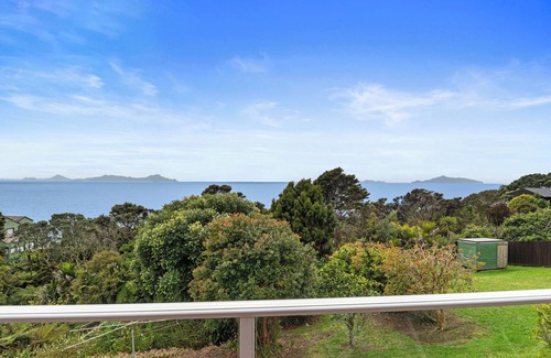 Waipu House | Pacific Views - Langs Beach Holiday Home