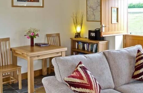 Hebden Bridge Cottage | PACK HORSE STABLES, character holiday cottage in Hebden Bridge