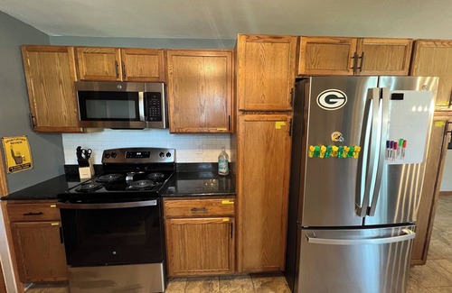 Ashwaubenon House | Packer Love on Dove-NEW ENTERTAINMENT GARAGE