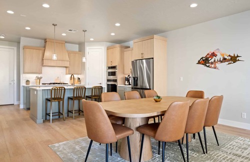St. George House | Paddle and Play: Desert Color Lagoon + Beaches