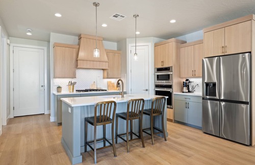 St. George House | Paddle and Play: Desert Color Lagoon + Beaches