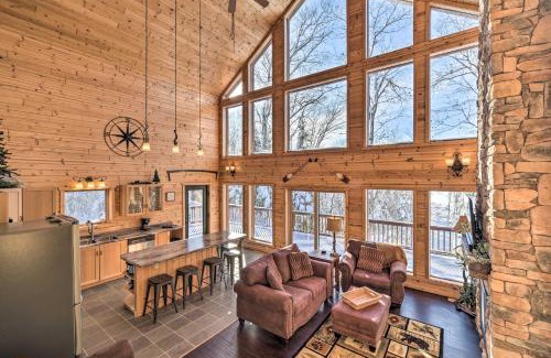 Hayward House | Paddle Ready Hayward Lake View Retreat with BBQ