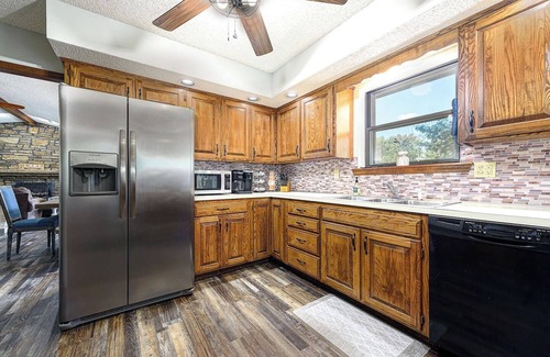 Bella Vista House | Paddlers Paradise, lakefront with private dock