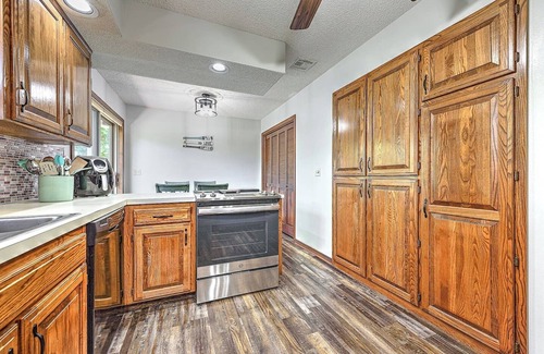 Bella Vista House | Paddlers Paradise, lakefront with private dock