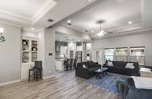 Corpus Christi House | Padre Paradise: 3BR, 0.5mi to Beach with Trailer Parking & Fenced Backyard!
