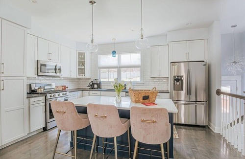Starr Hill House | Page Place: Midterm 31+ Day Stays