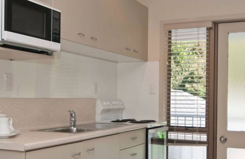 Paihia Resort | Paihia Bay of Islands, 2 bedroom unit in holiday resort. Sleeps 5.