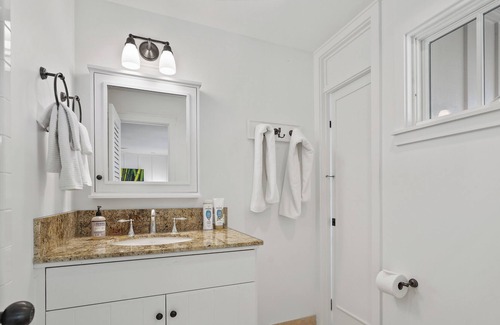 Eastern Honolulu House | Paiko Villa - Directly on Gorgeous Beach! Contact me directly for PROMOS!