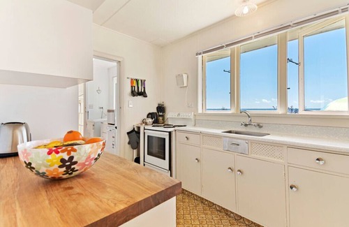 Pakawau Cottage | Pakawau Beach House - Golden Bay Holiday Home