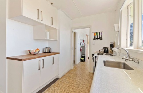 Pakawau Cottage | Pakawau Beach House - Golden Bay Holiday Home