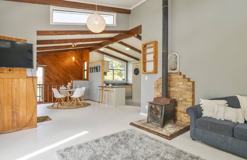 Tairua House | Paku View Retreat - Tairua Holiday Home