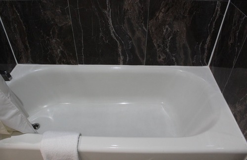 North Shore Hotel | Palace Inn I10East & John Ralston