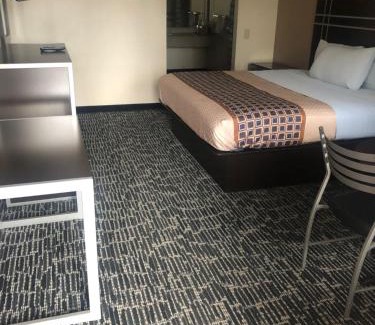 Humble Hotel | Palace Inn Kingwood