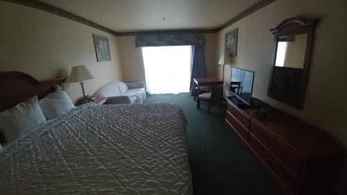 Lincoln City Hotel | Palace Inn & Suites