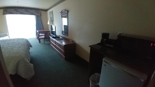 Lincoln City Hotel | Palace Inn & Suites
