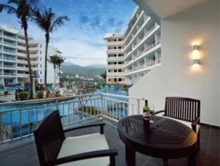 Jiyang Hotel | Palace Resort Yalong Bay Sanya