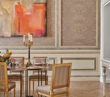 Santa Maria Novella Apartment | Palazzo Angelica 3BR Luxury Apt sul Lungarno