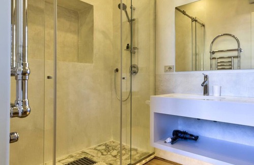 Sant' Ambrogio Apartment | Palazzo Antellesi Giotto Suite