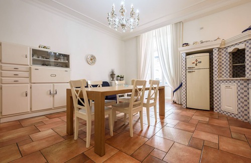 Historical Center Apartment | Palazzo dello Spagnolo Suite