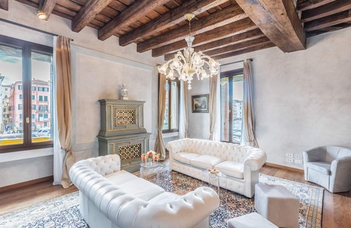 San Polo Villa | Palazzo Perla - Three Bedroom Villa, Sleeps 6
