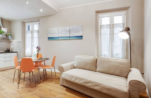 Oltrarno Apartment | Palazzo Pitti & Ponte Vecchio Cozy Flat