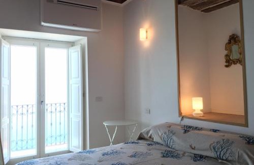 Pizzo Apartment | Palazzo Pizzo Studio Bellavista