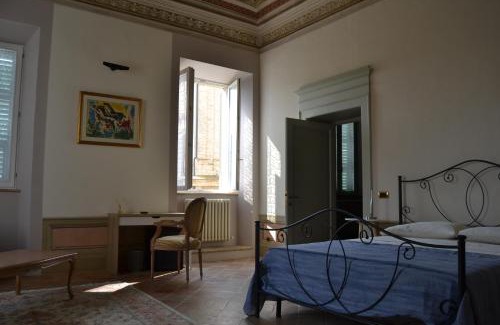 Monte San Giusto House | Palazzo Roberti