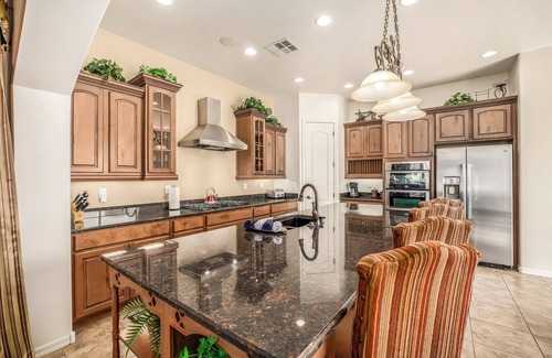 Waddell House | ⭐~ PALAZZO TOSCANO~UP TO 14*IND.BEDS~HEATED POOL+SPA~TENNIS~GOLF~BASEBALL~