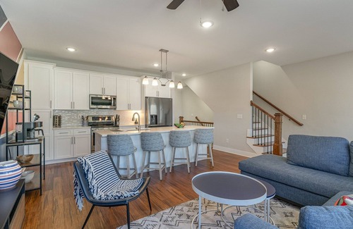 Nashville House | Palette - Private Patio - Mins to Nashville Zoo
