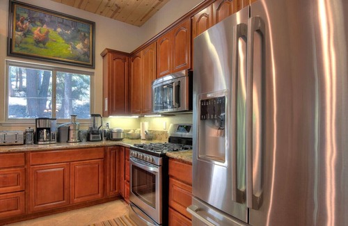 Alpine Meadows House | Palisades-Alpine Home w/Hot Tub