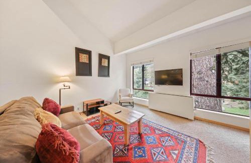 Olympic Valley Apartment | Palisades Tahoe Lodge Rentals Studio Loft #345
