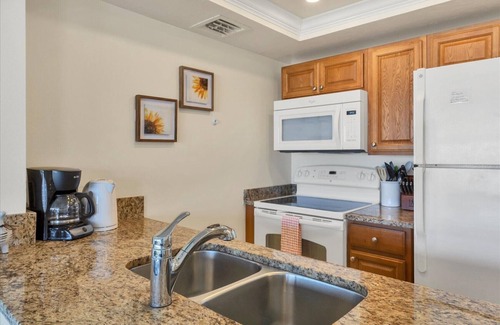 Siesta Key Condo | PALM BAY 5th floor ON THE BEACH nSunsets from the open lanai, Two Queen beds.