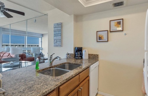Siesta Key Condo | PALM BAY 5th floor ON THE BEACH nSunsets from the open lanai, Two Queen beds.