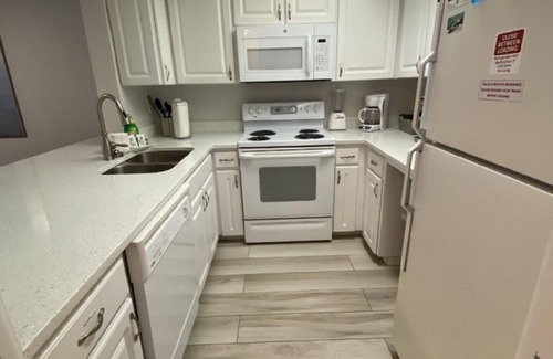 Siesta Key Condo | Palm Bay Club by Beachside Management