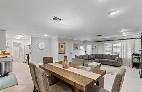 Lake Clarke Shores House | Palm Beach Paradise