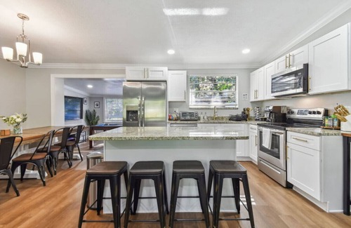 Temple Terrace House | Palm Breeze Getaway Tampa