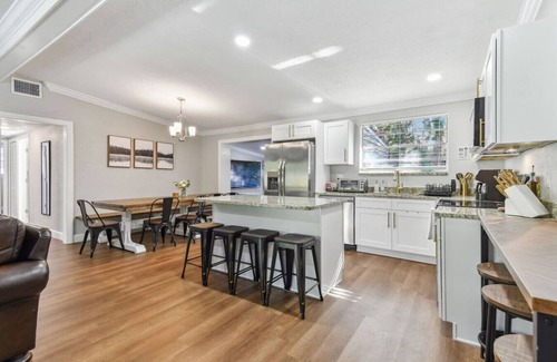 Temple Terrace House | Palm Breeze Getaway Tampa