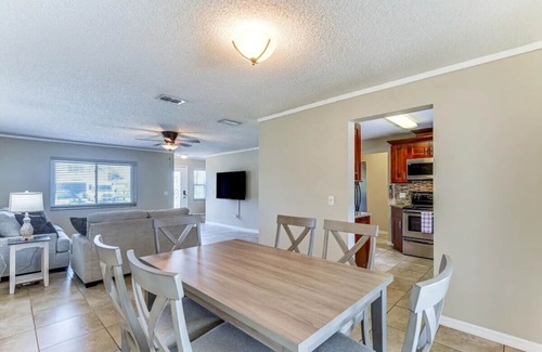 Palm Harbor House | Palm Coast Duplex w/Private Yard ~ 3 Mi to Beach!