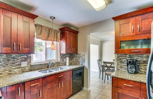 Palm Harbor House | Palm Coast Duplex w/Private Yard ~ 3 Mi to Beach!