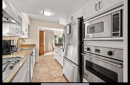 Palm Desert Condo | Palm Desert Retreat w/Hot Tub & Zen Garden