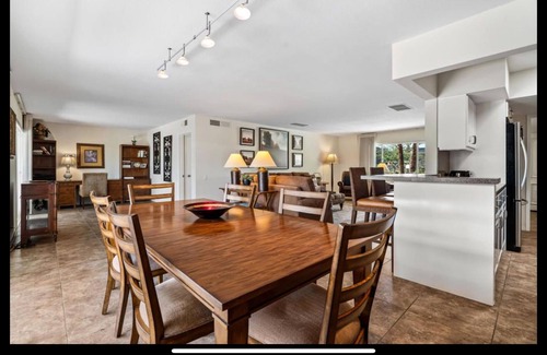 Palm Desert Condo | Palm Desert Retreat w/Hot Tub & Zen Garden