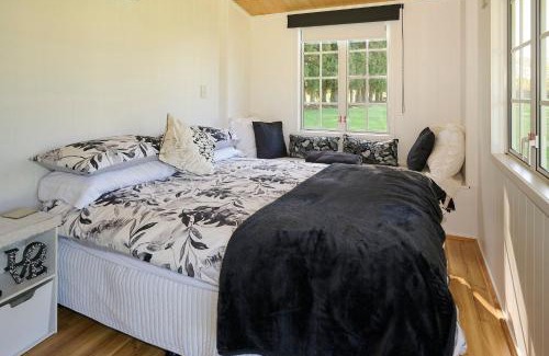 Waipapa Ski Chalet | Palm Drive 'Cozy Cabins'