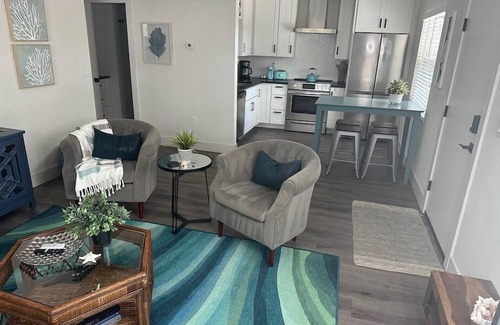 Downtown House | Palm @ El Tropicale Vacation Rentals Downtown Sarasota
