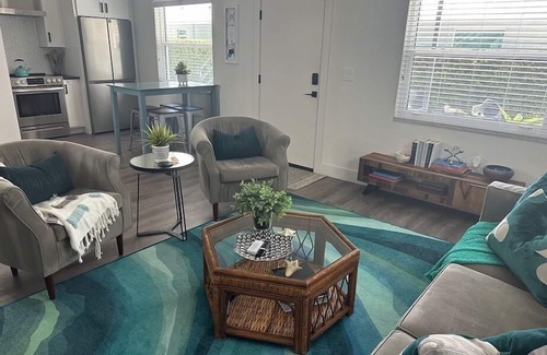 Downtown House | Palm @ El Tropicale Vacation Rentals Downtown Sarasota